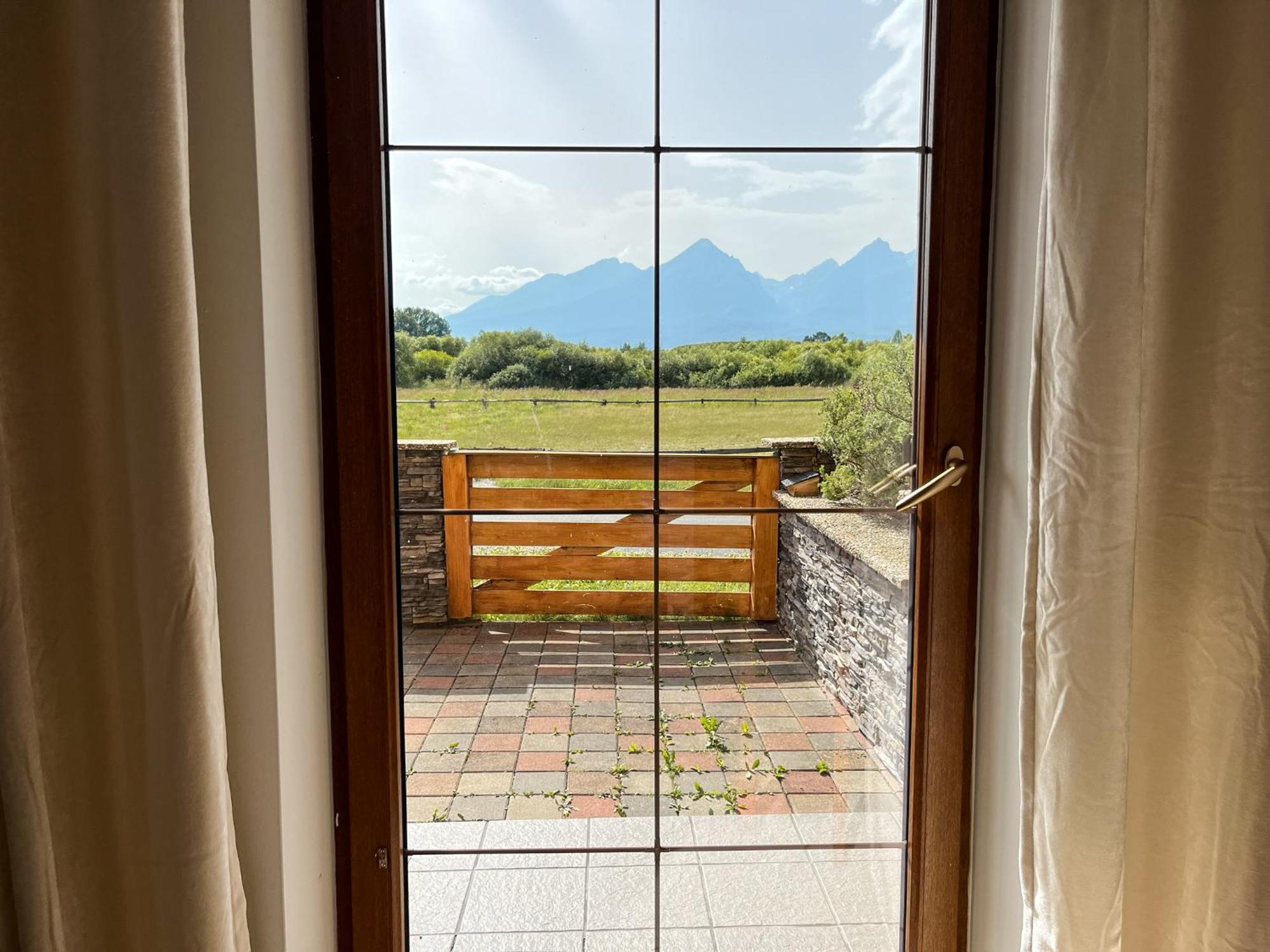 Tri Stity Apartment With Tatra View Terrace ヴェルカー・ロムニツァ エクステリア 写真