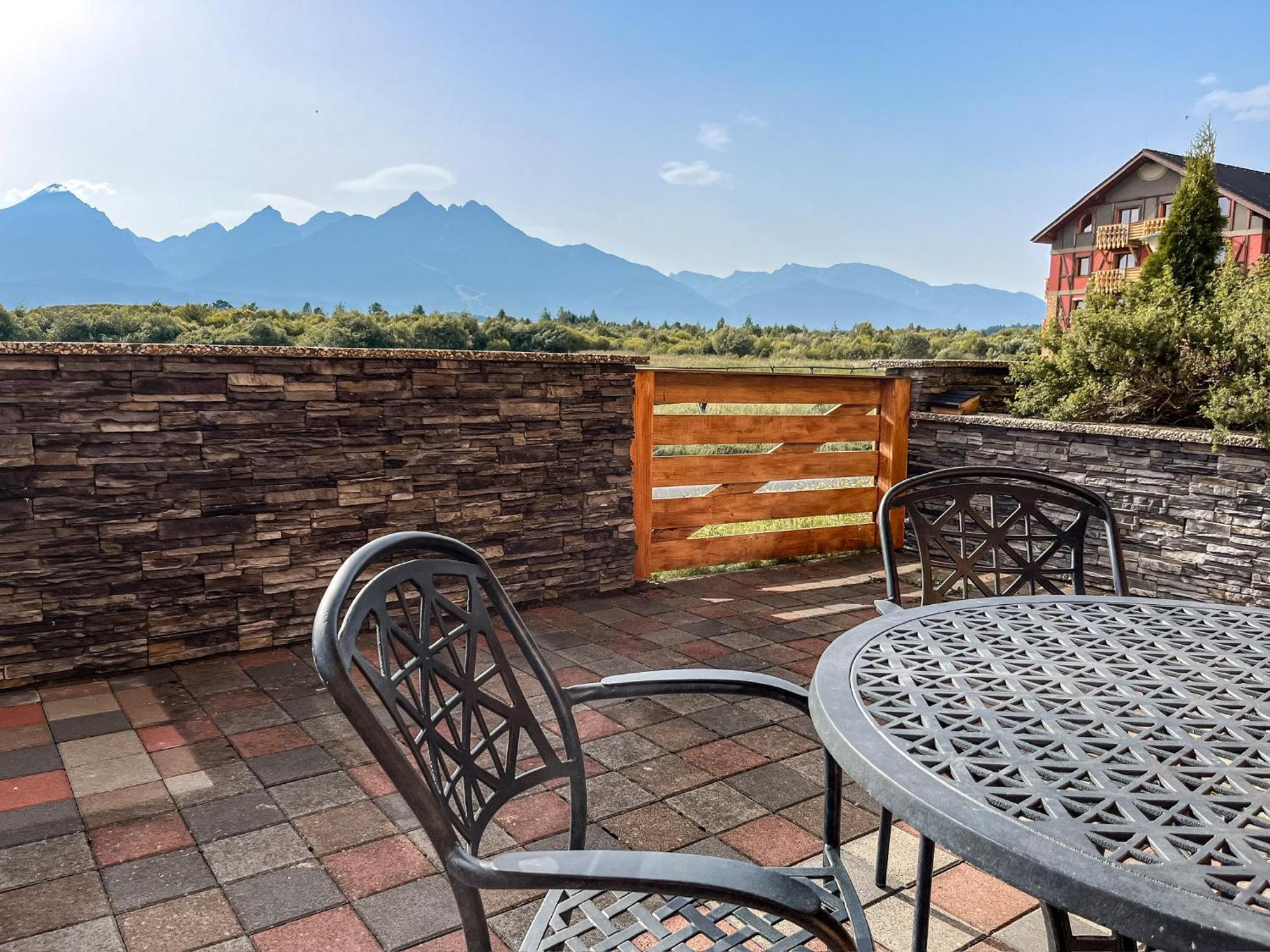 Tri Stity Apartment With Tatra View Terrace ヴェルカー・ロムニツァ エクステリア 写真