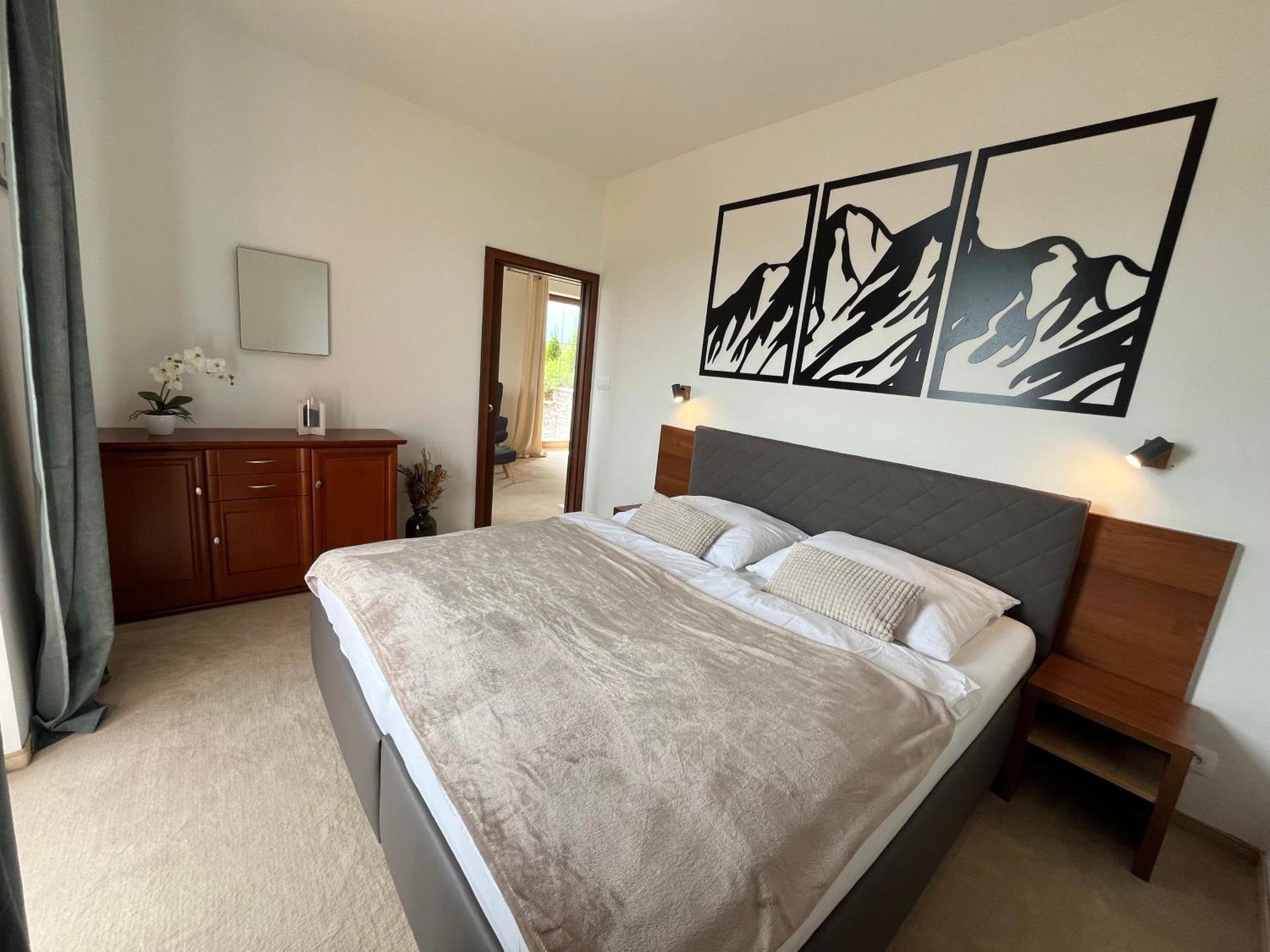 Tri Stity Apartment With Tatra View Terrace ヴェルカー・ロムニツァ エクステリア 写真